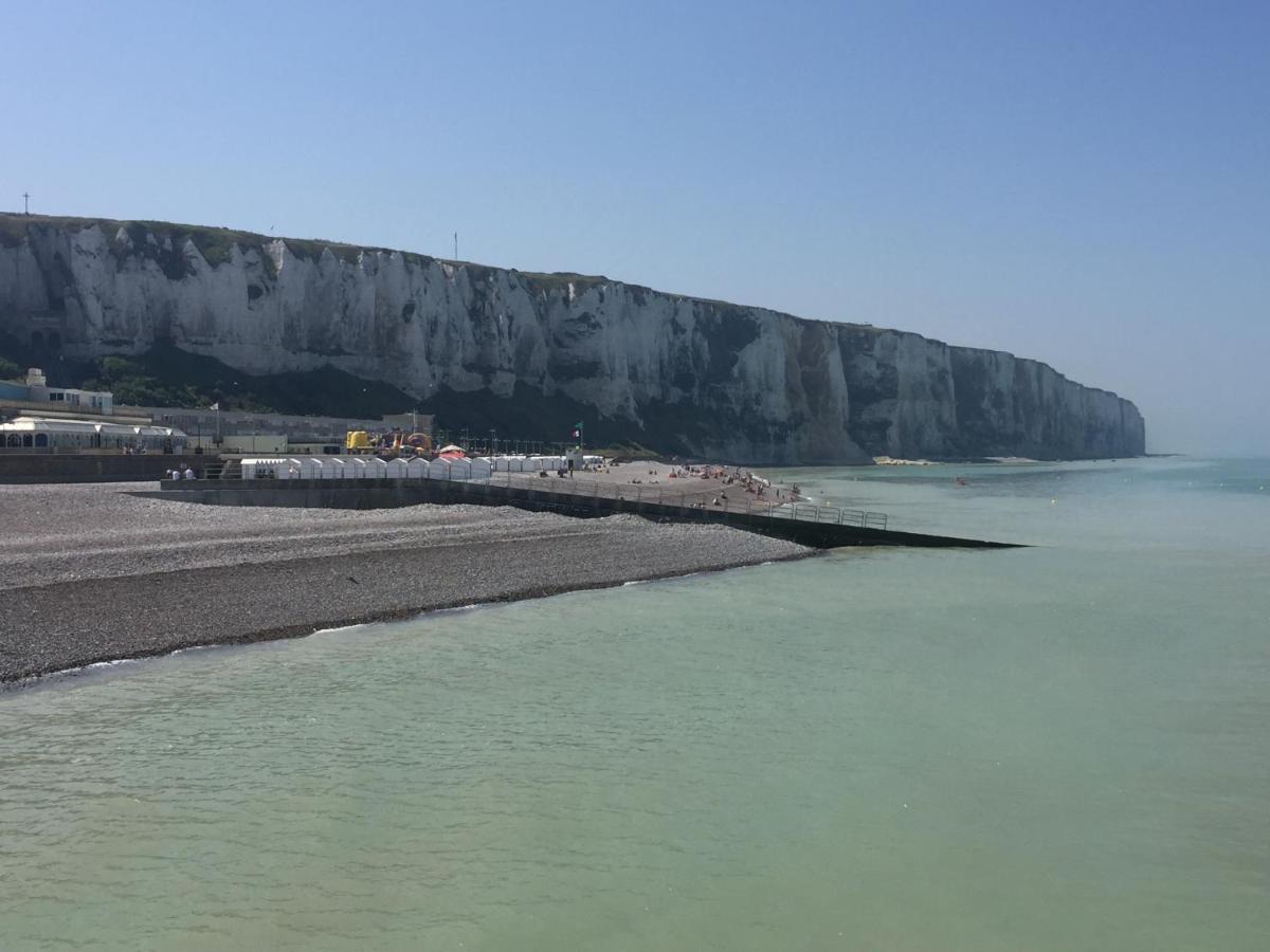 Entre Mer Et Falaises Le Treport Luaran gambar